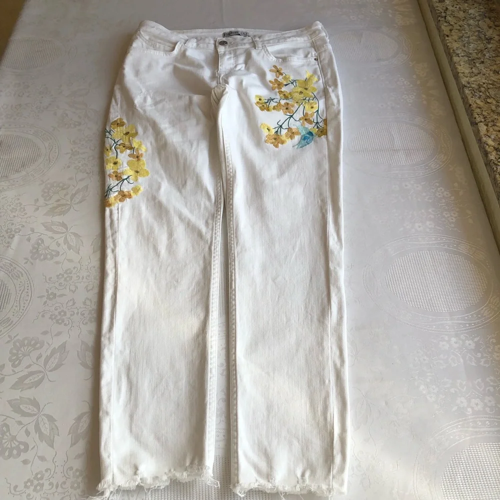Zara Basic Denim White Embroidered Skinny Jeans Pants Women’s Size 8 Elastic
